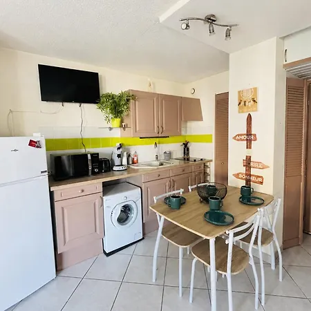 - T2 Avec Balcon Et Parking - Fr-1-309-542 *