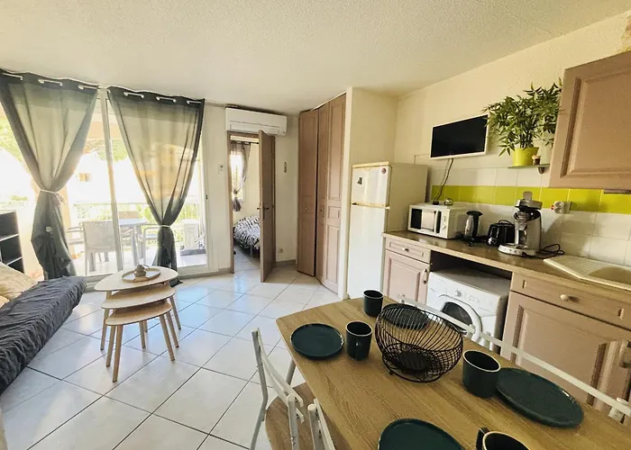 - T2 Avec Balcon Et Parking - Fr-1-309-542